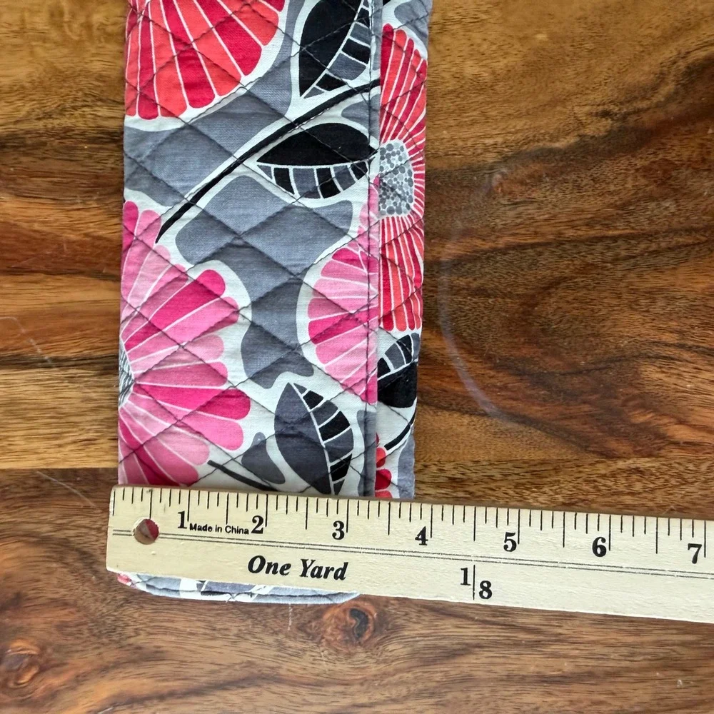 Vera Bradley Quilted Floral Wallet Clutch Gray Pink Red Zip Pocket Organizer - Picture 6 of 8